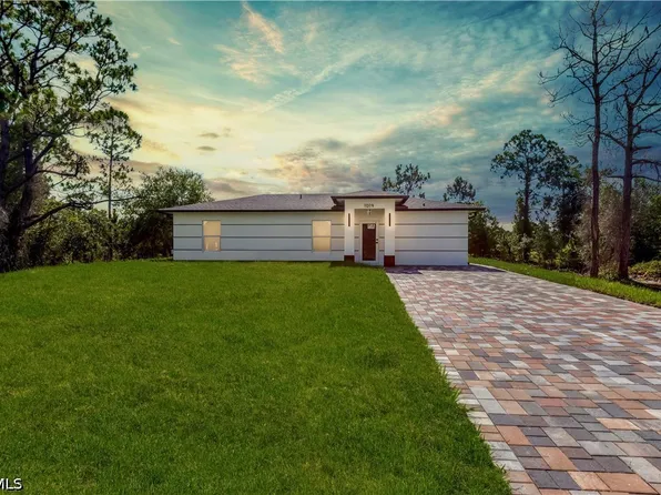 1019 Columbus Blvd, Lehigh Acres, FL 33974