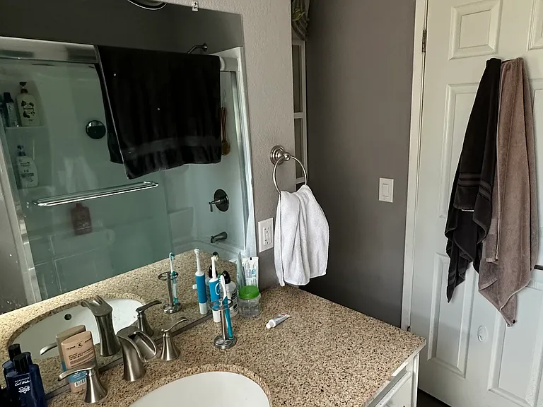 1009 Florence Ave — Photo 8