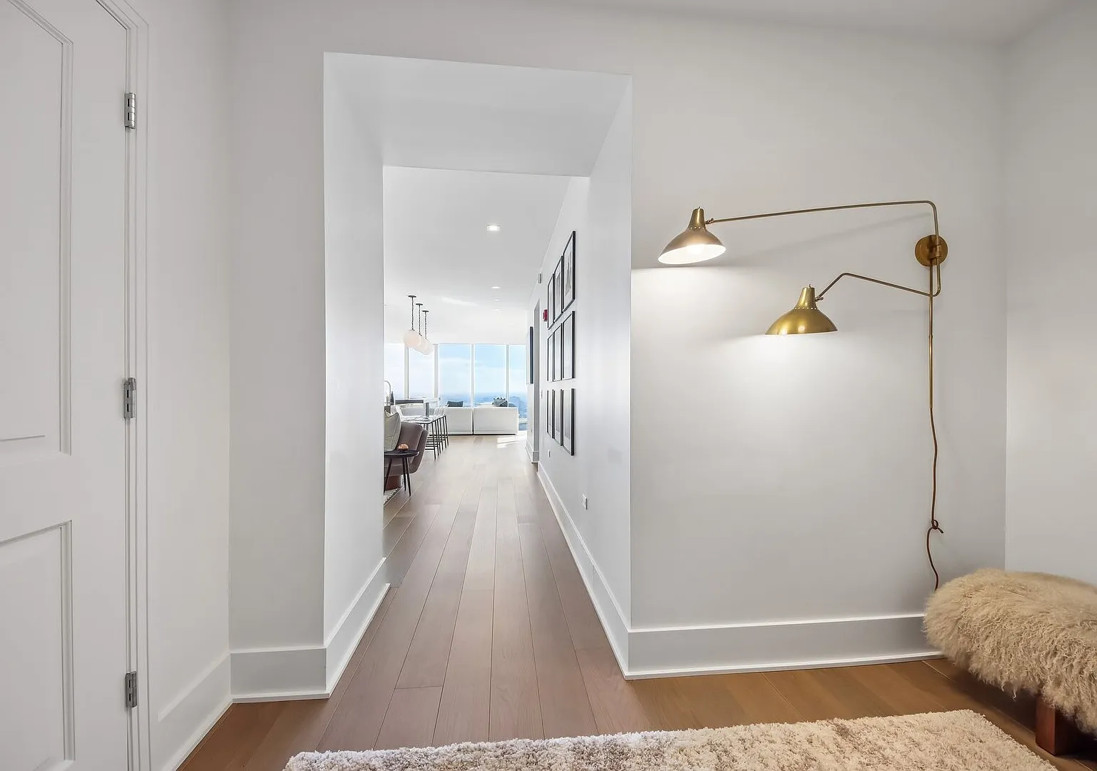 2 bed, 2.5 bath, 2208 sqft, $13,000 — Photo 2