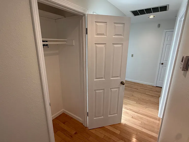 6252 Ridgemont Dr — Photo 12