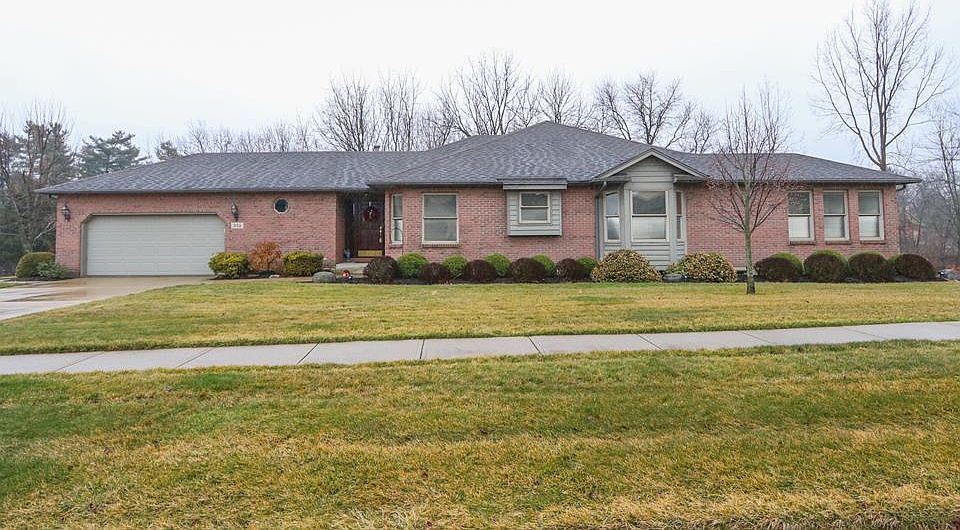 1st image of 334 Shadowood Dr