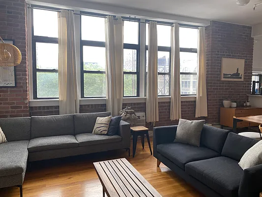 Rented by R New York | media 11