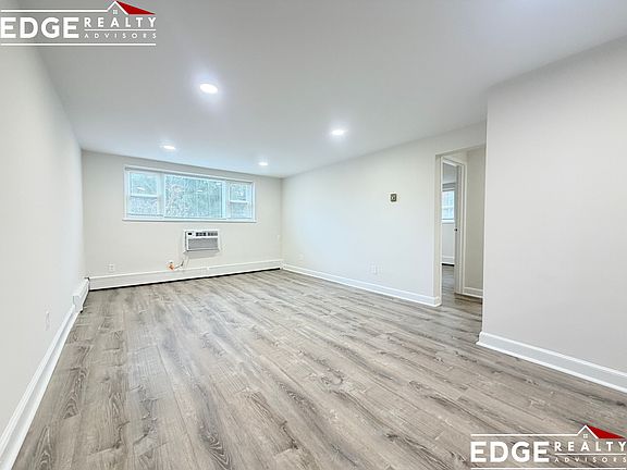 3rd image of 1105 Lexington St Unit 9-1