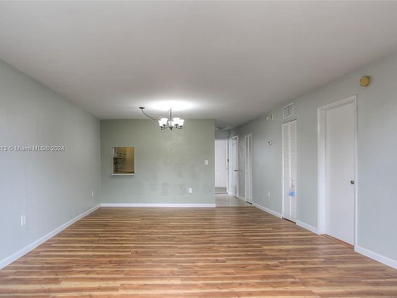 4th image of 4141 Nautilus Dr APT 4B