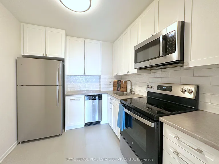 30 Denton Ave #1021 — Photo 4