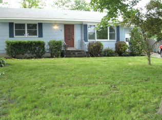 3 Charles St, Selden, NY 11784