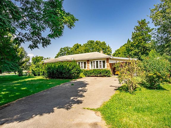 2nd image of 2 Appleblossom Ln