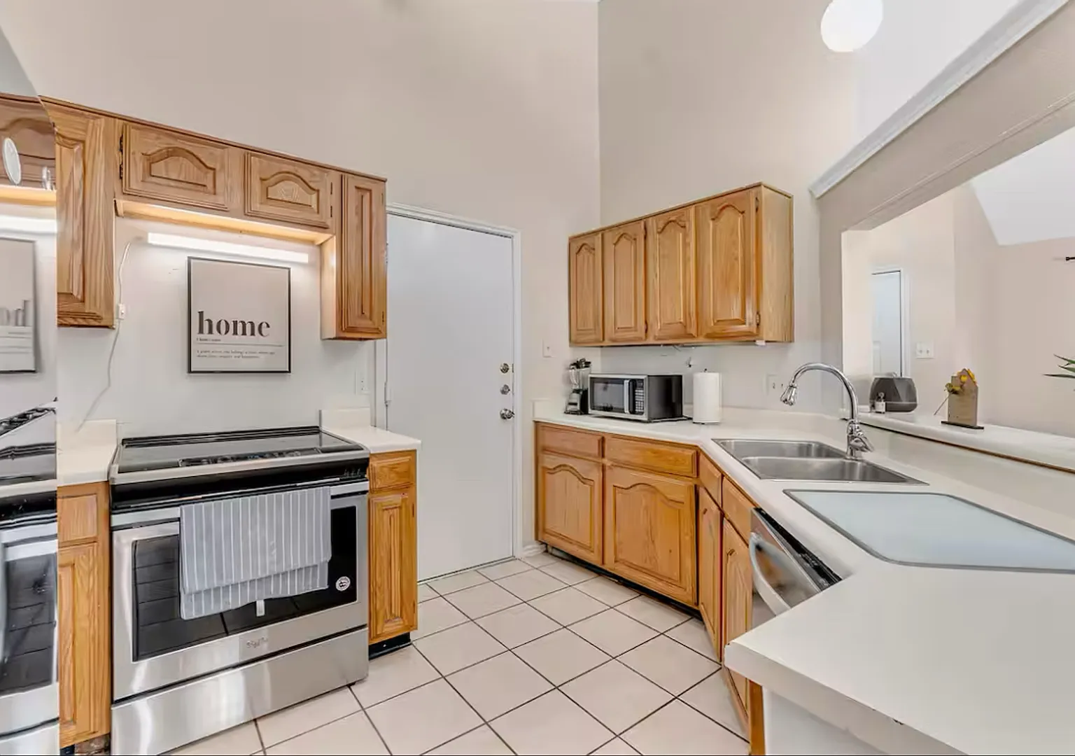 Room in 3 Bedroom Home at Wildwood Ridge — Photo 3