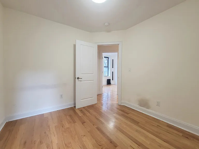 3147 Broadway #6 — Photo 5