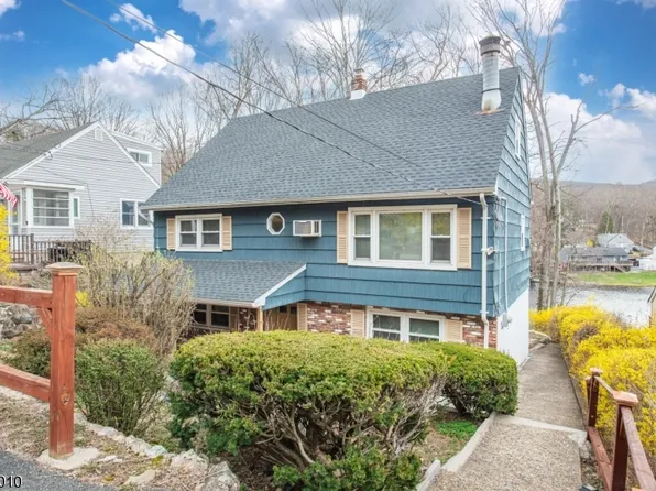 237 Skyline Lake Dr, Ringwood Boro, NJ 07456