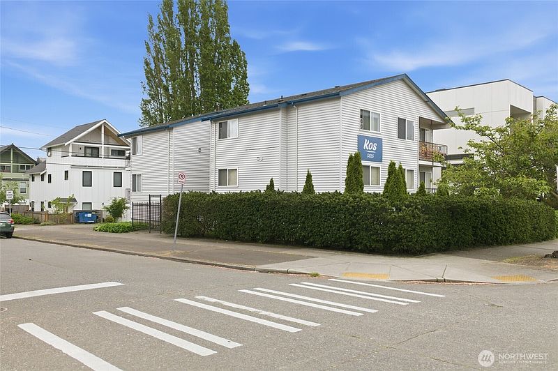 2nd image of 5816 14th Avenue NW