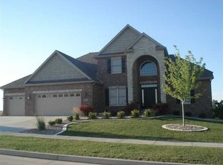 5306 Longfield Rd, Bloomington, IL 61705