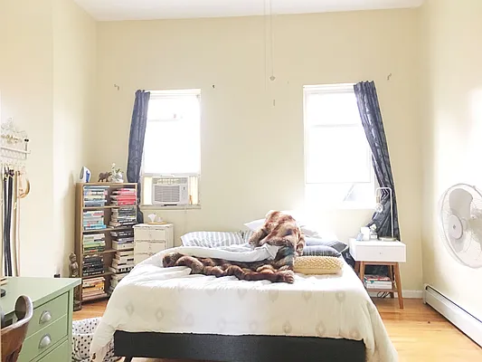 Rented by Bedford Realty USA Corp | media 21