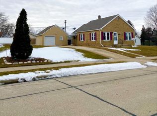 1020 Roosevelt Ave, Racine, WI 53406