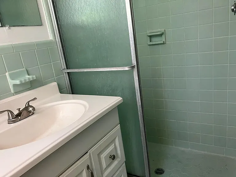 2320 Arcadia St — Photo 6
