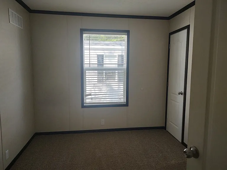 Avon Lakes Estates — Photo 24