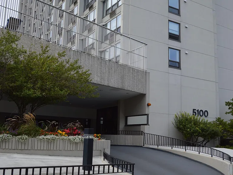 5100 N Marine Dr #10C — Photo 2