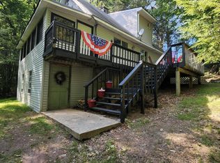 101 Hemlock Balsom Dr, Greentown, PA 18426