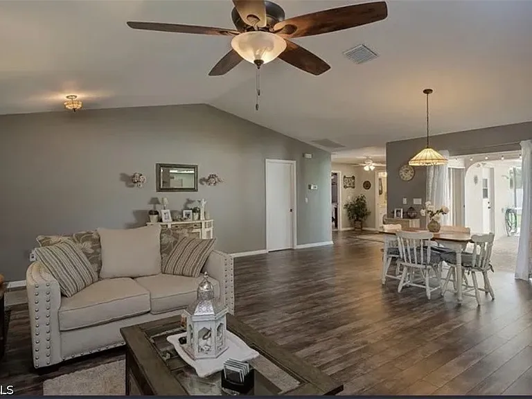 1320 SE 25th Ln — Photo 10