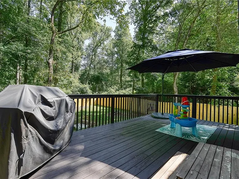 3003 Maple Ln — Photo 11