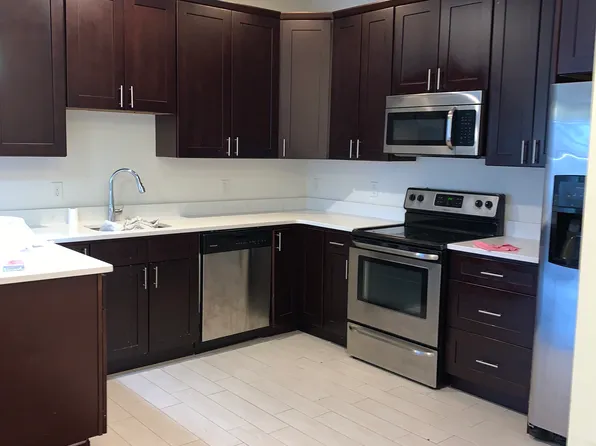 240 Walker Street 1B image 7 of 7