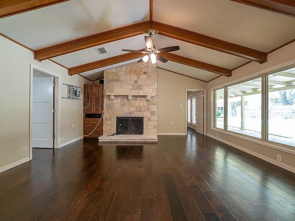 4 bed, 3.5 bath, 2752 sqft, $4,500 — Photo 3