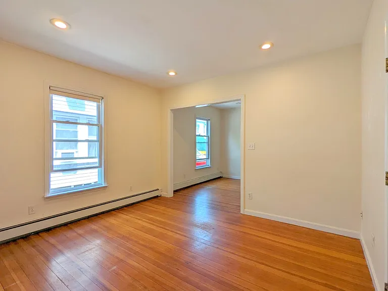 57 Locke St — Photo 9
