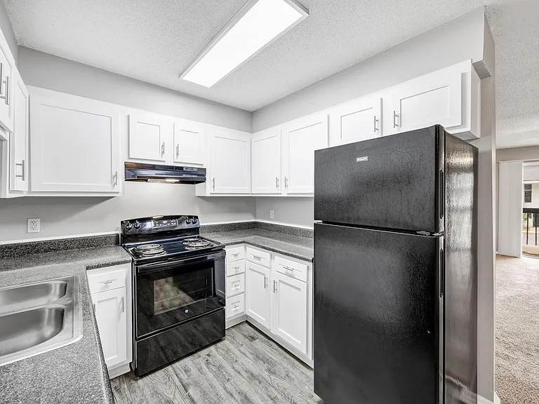 Landmark Woods Apartment Homes — Photo 28