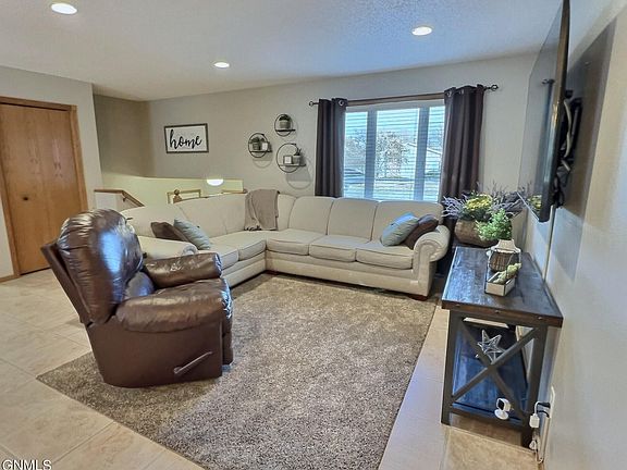 3rd image of 3740 E Regent Dr