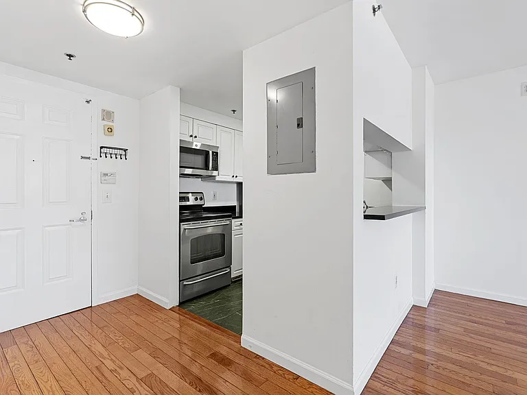 1 2nd St #2506 — Photo 9