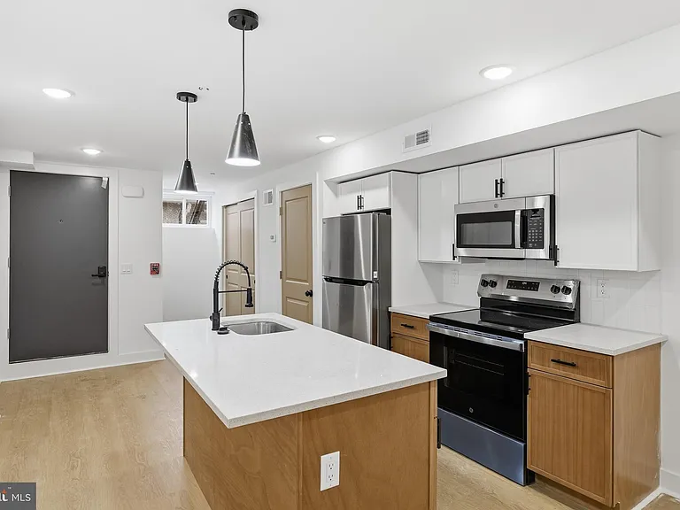 863 N 43rd St #1 — Photo 3