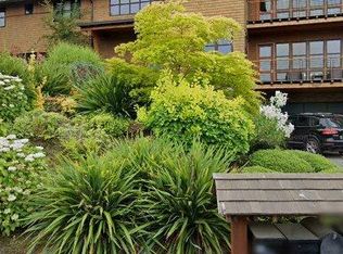 9407 SE Shoreland Dr #1, Bellevue, WA 98004