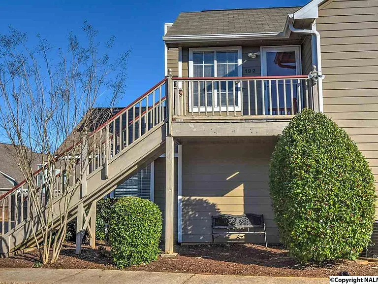 192 Waters Edge Ln — Photo 2