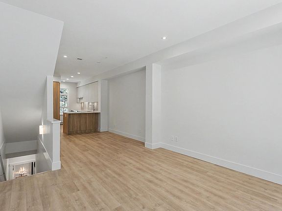 5th image of 2304 Emery Ct #105