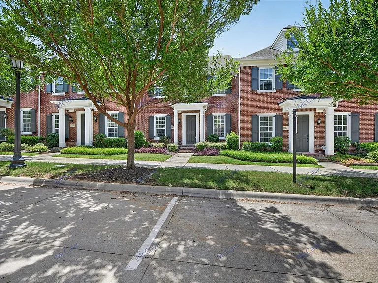 8728 Ice House Dr — Photo 3