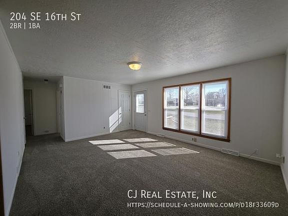3rd image of 204 SE 16th St