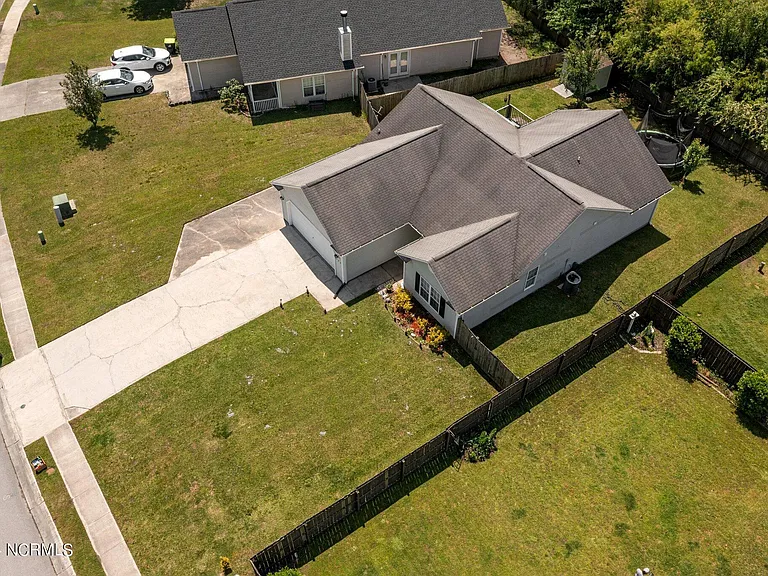 204 Jasmine Ln — Photo 14