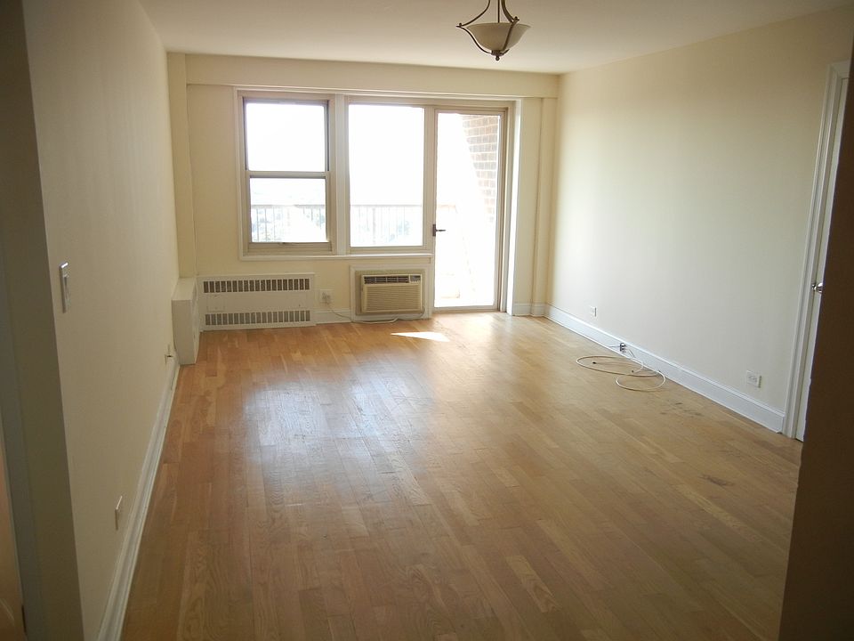 1st image of 12333 83rd Ave APT 2007