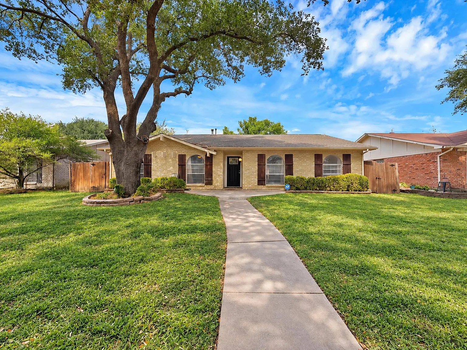 3 bed, 1930 sqft, $2,400 — Photo 3