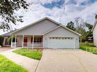 425 Raspberry Ln, Fountain Inn, SC 29644