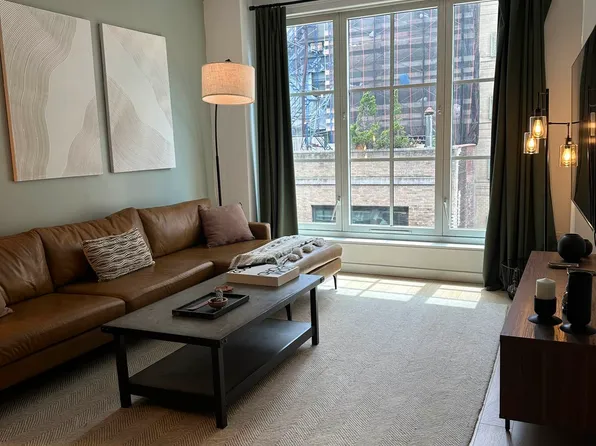 535 W 43rd St, New York, NY