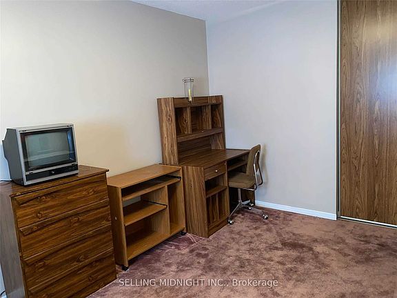 5th image of 441 Rutherford Rd N