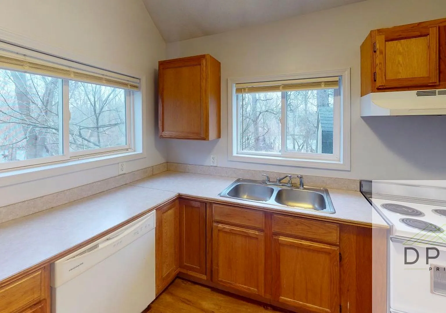 Welcome to 2814 Vermont St. Lansing, MI 48906!! — Photo 3