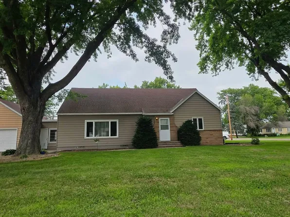 107 Park Ave E, Hollandale, MN 56045