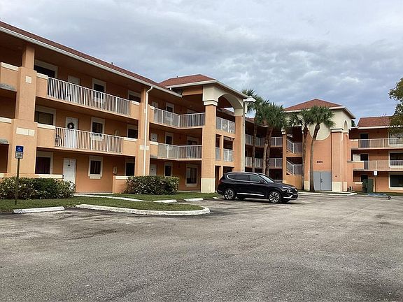 4th image of 6900 SW 39th Street #308j