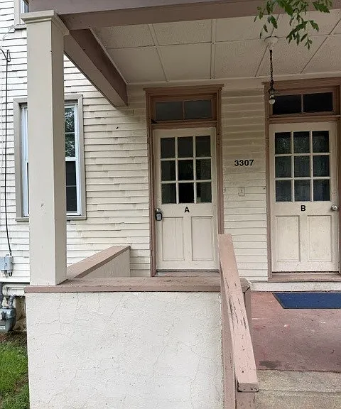 3307 Marne Hwy #A — Photo 2