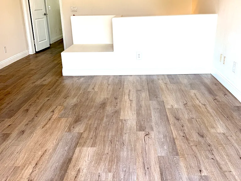 LIVING ROOM (2ND FLOOR)