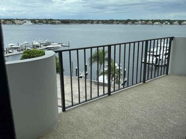 1208 Marine Way W