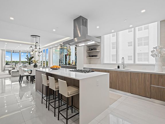 4th image of 435 Bayshore Drive #404
