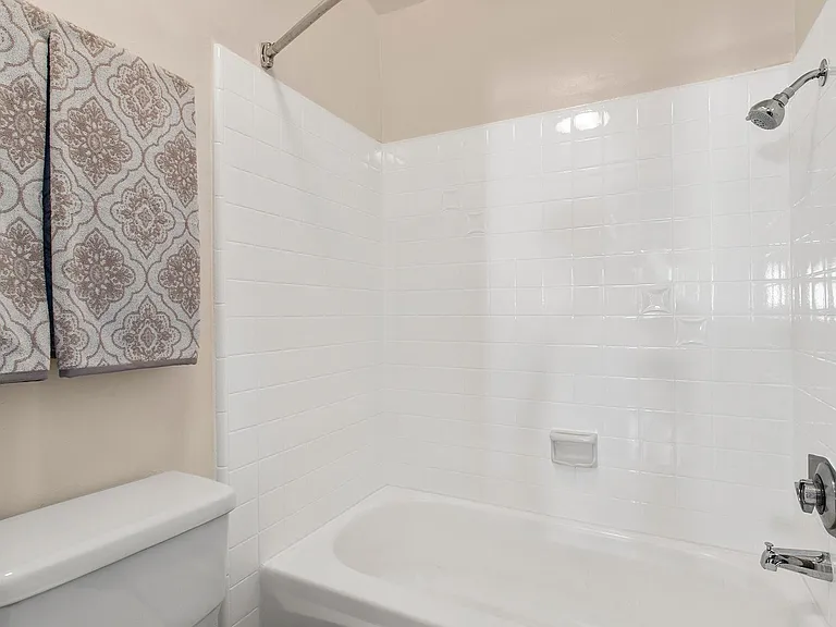 Parkview Terrace Apartments — Photo 22